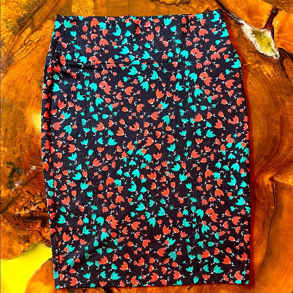 LulaRoe Size M Pencil Skirt